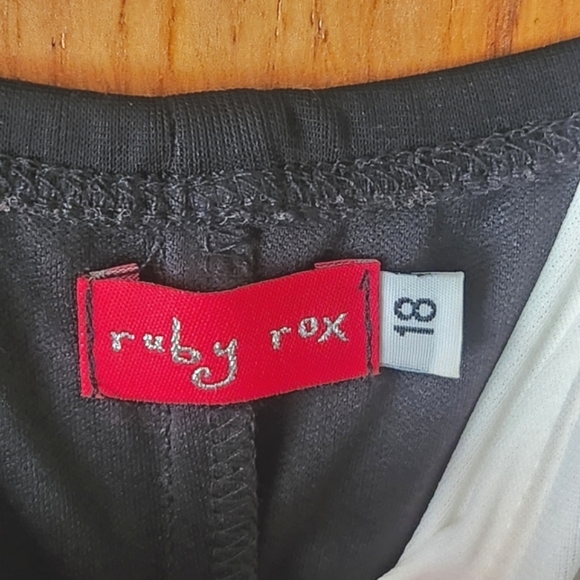 Dress | Ruby Rox - Picture 3 of 15